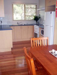 Bawley Point Bungalows - Accommodation in Surfers Paradise 2
