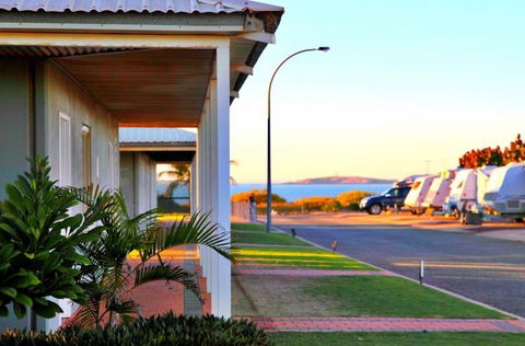 The Cove Holiday Village - Accommodation in Surfers Paradise 2