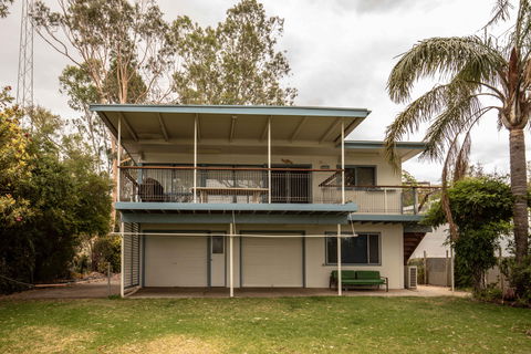78  River Lane Mannum -River Shack Rentals - Accommodation in Surfers Paradise 0