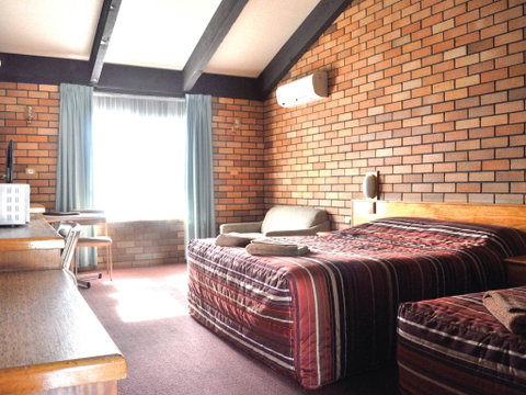 All Travellers Motor Inn - Accommodation in Surfers Paradise 1