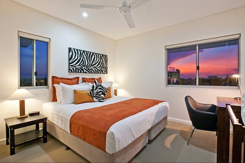 Beachlife Sands 3 Bedroom Harbour View Apartment - Accommodation in Surfers Paradise 0