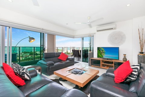 Beachlife Sands 3 Bedroom Harbour View Apartment - Accommodation in Surfers Paradise 1