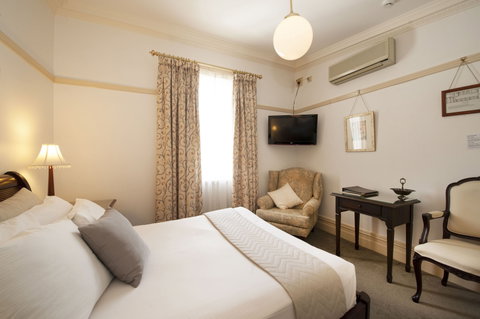 Cobb & Co Court Boutique Hotel - Accommodation in Surfers Paradise 2