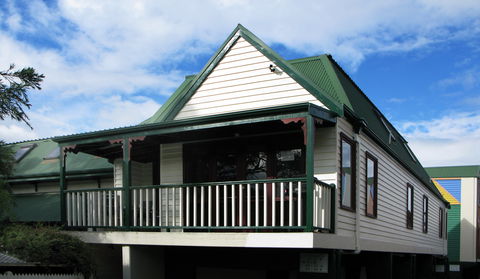 Dlux + Escape @ Lorne - Accommodation in Surfers Paradise 1
