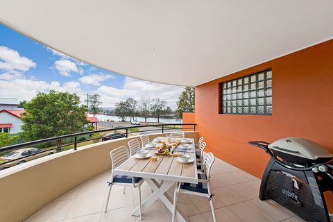 Dolphin Cove  North Haven - Accommodation in Surfers Paradise 2