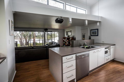 Echidna Drive Idyll Acres - Accommodation in Surfers Paradise 2