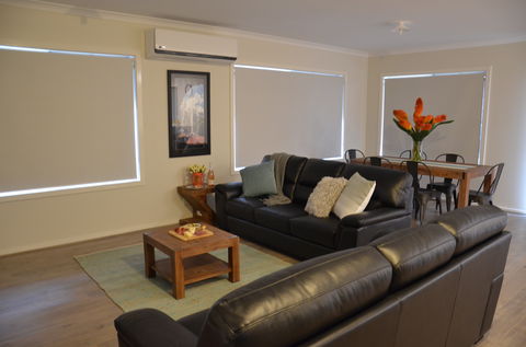Falls Cottage Whitfield - Accommodation in Surfers Paradise 2