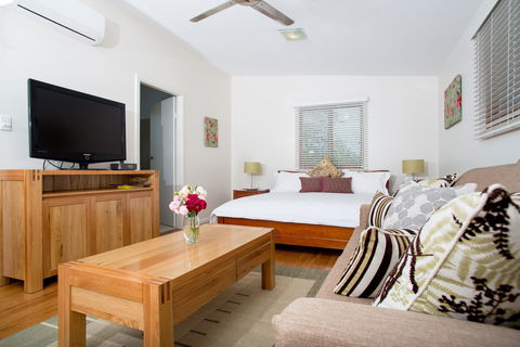Lilypad Luxury Cabins - Accommodation in Surfers Paradise 2
