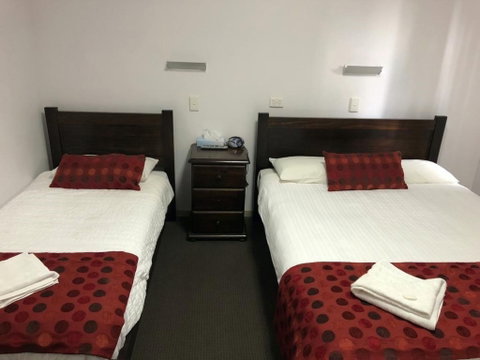 Minlaton Hotel - Accommodation in Surfers Paradise 2