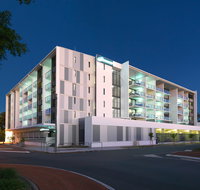 Oaks Mackay Carlyle Suites - Accommodation in Surfers Paradise