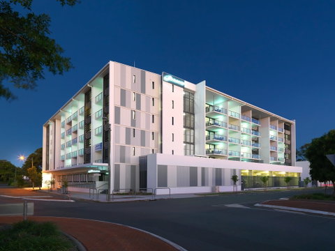 Oaks Mackay Carlyle Suites - Accommodation in Surfers Paradise 0