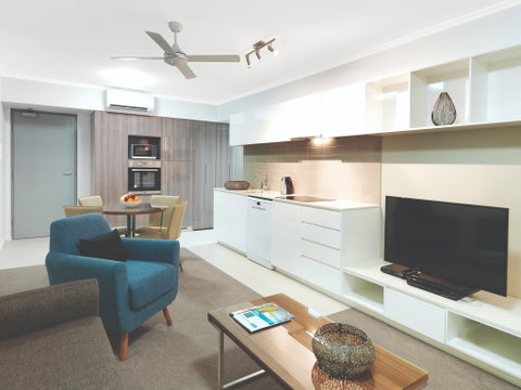 Oaks Mackay Carlyle Suites - Accommodation in Surfers Paradise 1
