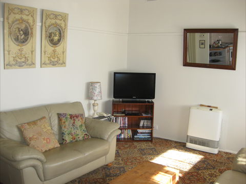 Peel Cottage - Accommodation in Surfers Paradise 1