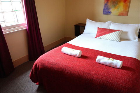 Royal Hotel Cooma - Accommodation in Surfers Paradise 1