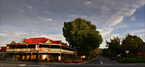 Royal Hotel Cooma - Accommodation in Surfers Paradise 2