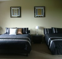 Sacred Mountain Retreat - Accommodation in Surfers Paradise