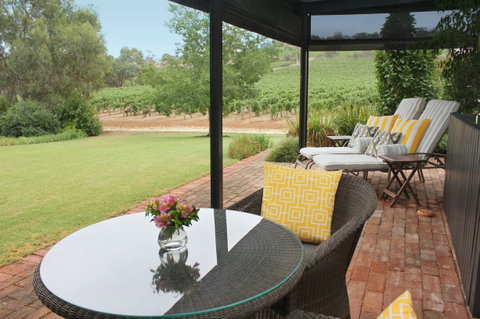 Seppeltsfield Vineyard Cottage - Accommodation in Surfers Paradise 2