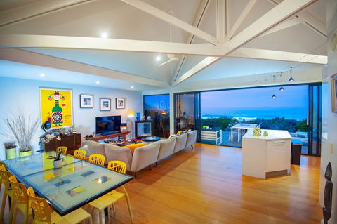 Tambac On Boomerang Beach - Accommodation in Surfers Paradise 0