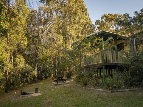 Tuckers Rocks Cottage - Accommodation in Surfers Paradise 0