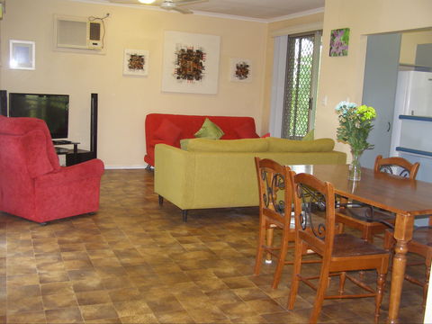 Wagait Beach Holiday Houses - Accommodation in Surfers Paradise 2