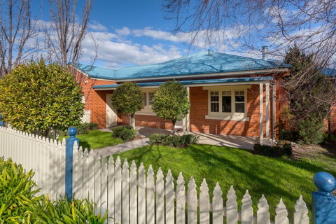 Ampleforth East - Accommodation in Surfers Paradise 0