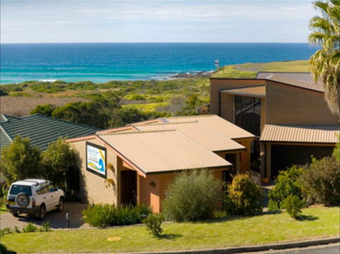 Beachfront Apartments Narooma - Accommodation in Surfers Paradise 0