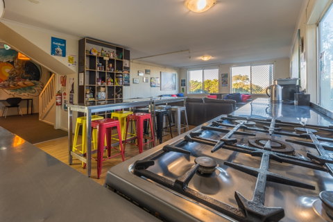 Bells Beach Backpackers - Accommodation in Surfers Paradise 1