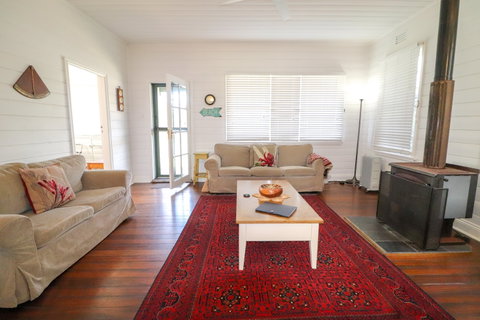 By The Beach At Catho - Accommodation in Surfers Paradise 2