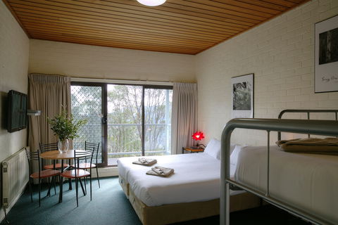 Cedarwood Apartments - Accommodation in Surfers Paradise 2