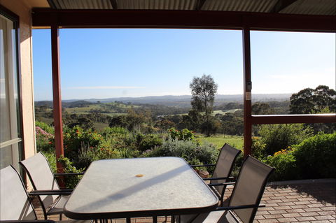 Clare View Accommodation - Clare View Cottage - Accommodation in Surfers Paradise 0
