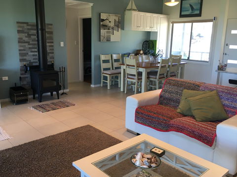 Falcon Blue - Accommodation in Surfers Paradise 2