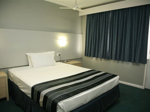 Flinders Motel - Accommodation in Surfers Paradise 0