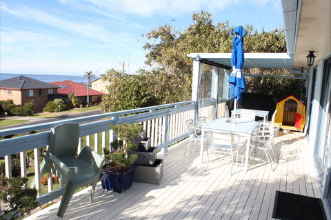 Golf At Glasshouse Rocks - Accommodation in Surfers Paradise 2