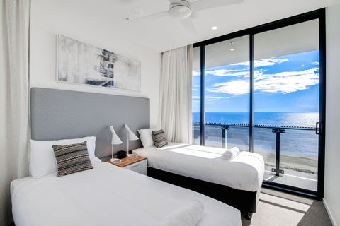 Iconic Kirra Beach Resort - Accommodation in Surfers Paradise 1
