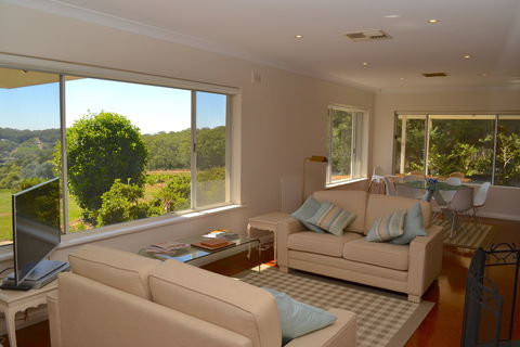 Pat And Ted's In The Piccadilly Valley - Accommodation in Surfers Paradise 0