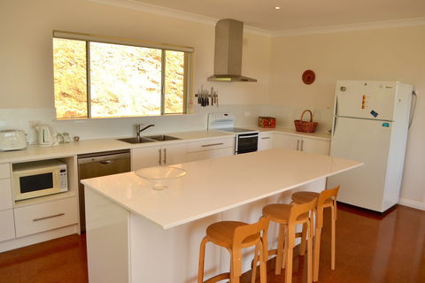 Pat And Ted's In The Piccadilly Valley - Accommodation in Surfers Paradise 1