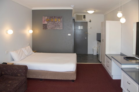 Port Aloha Motel - Accommodation in Surfers Paradise 1