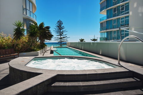 Reflections Coolangatta Beach - Accommodation in Surfers Paradise 1