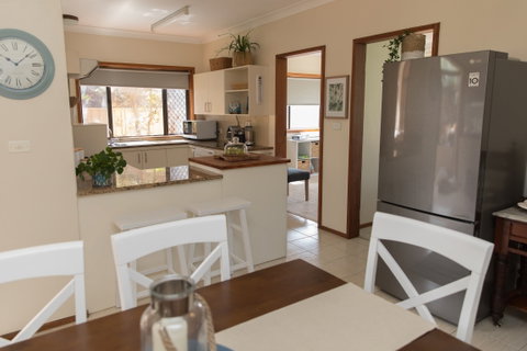 Taranaki Beach Unit - Accommodation in Surfers Paradise 0