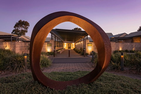 The Louise - Accommodation in Surfers Paradise 0