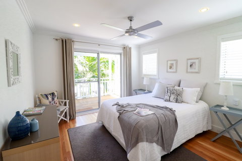 The Lakehouse At Raffetys Resort - Accommodation in Surfers Paradise 1
