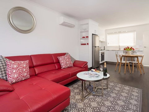 Understated Elegance - Affordable Luxury - Accommodation in Surfers Paradise 0