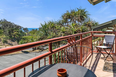 16 Point Lookout Beach Resort - Accommodation in Surfers Paradise 0