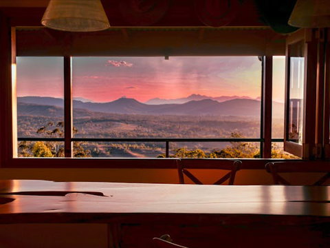 The Eagles Nest Accommodation Scenic Rim, QLD - Accommodation in Surfers Paradise 1