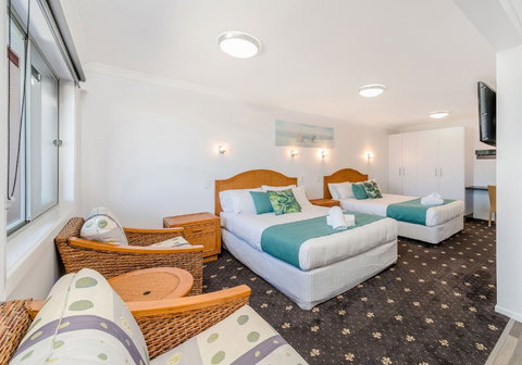 Adrift Apartments - Accommodation in Surfers Paradise 2