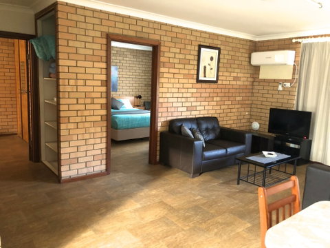 Augusta Escape - Accommodation in Surfers Paradise 0
