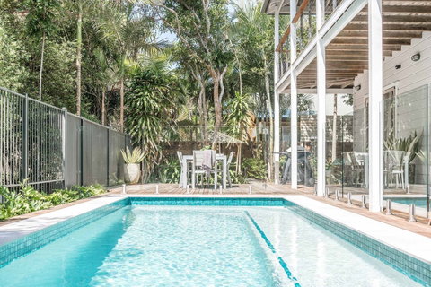 Beach Chalet - Accommodation in Surfers Paradise 0