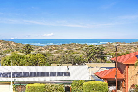 Breezes - Underwood Avenue Goolwa Beach - Accommodation in Surfers Paradise 1