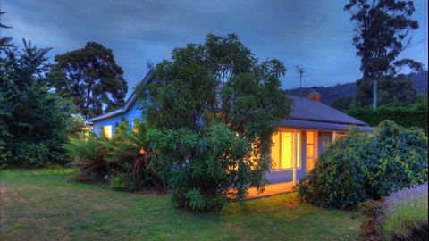 Castaway Cottage - Accommodation in Surfers Paradise 0