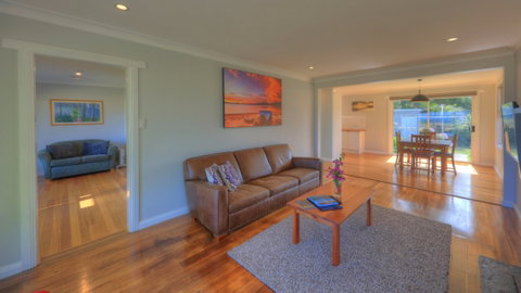 Castaway Cottage - Accommodation in Surfers Paradise 2